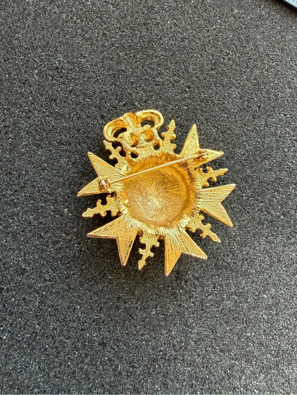 Vintage crowned maltese